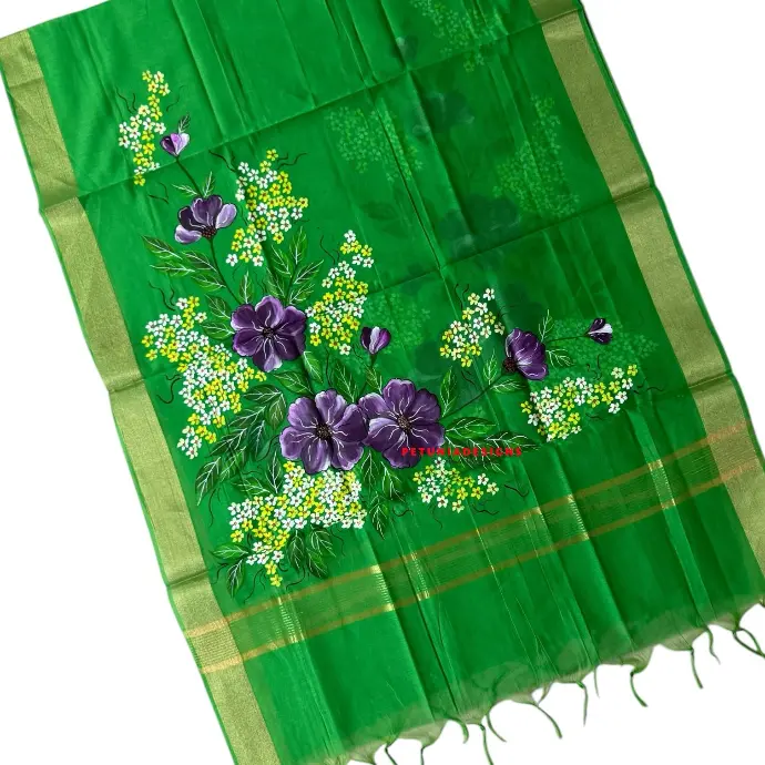 Contrast Dupatta with Hand-Painted Art and Tissue Border Contrast dupatta with hand-painted art on both ends, featuring an elegant tissue border for a refined look.